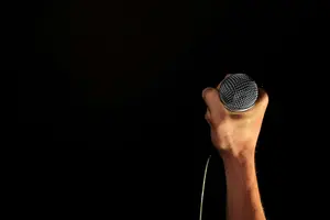 Glowing karaoke microphone with fiesta lights for LaSing Karaoke sessions